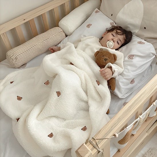 couverture bébé avec nounours et tétine ourson