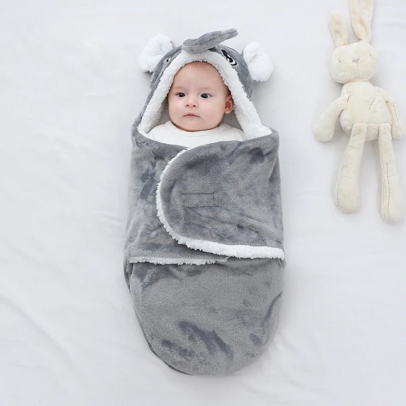 bebe confortable dans nid d ange bebe gris elephant
