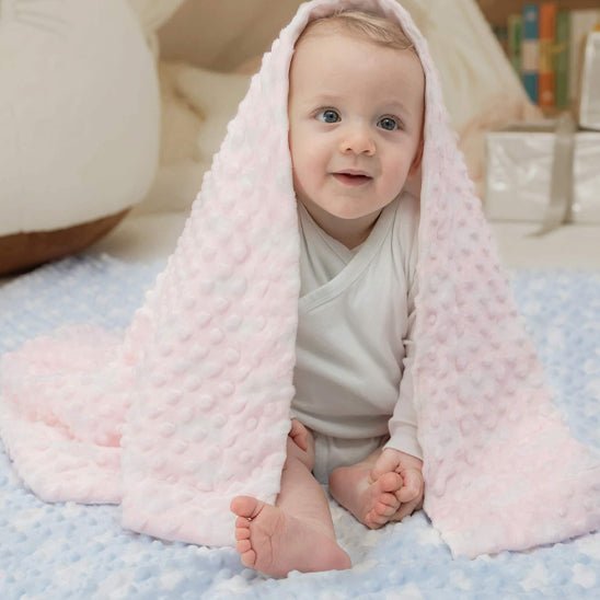 belle couverture en polaire bebe sur tete bebe doudou