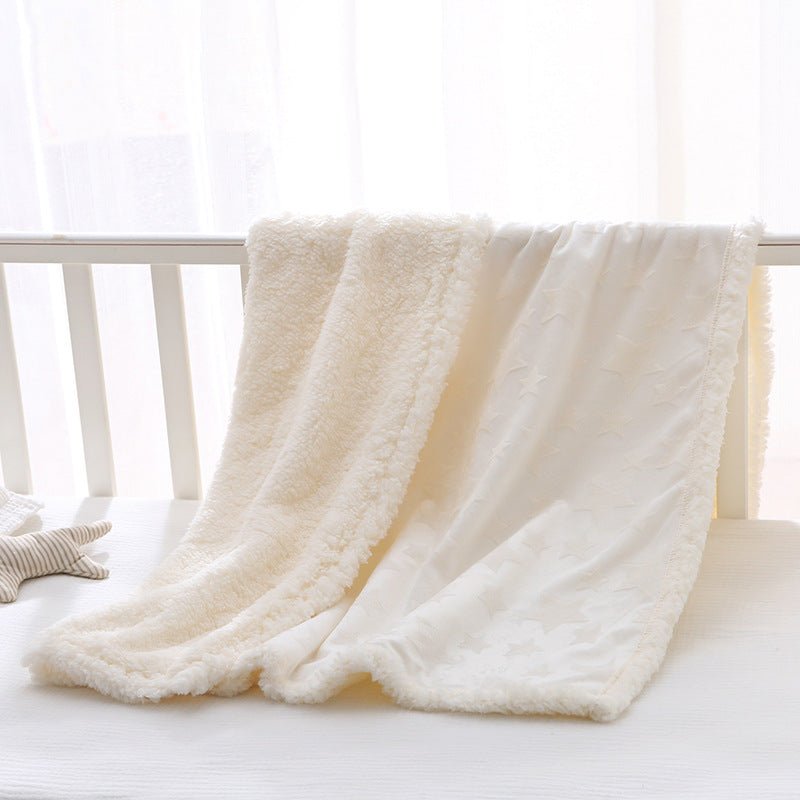 jette couverture polaire bebe etoile blanc sur berceau
