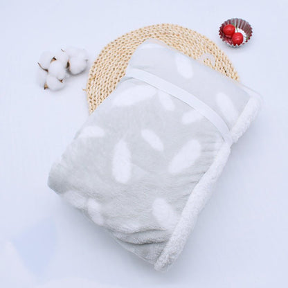 modele gris avec couverture bebe polaire plaidissimo