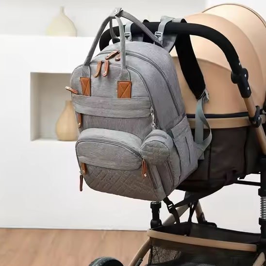 sac à dos à langer avec attache poussette gris